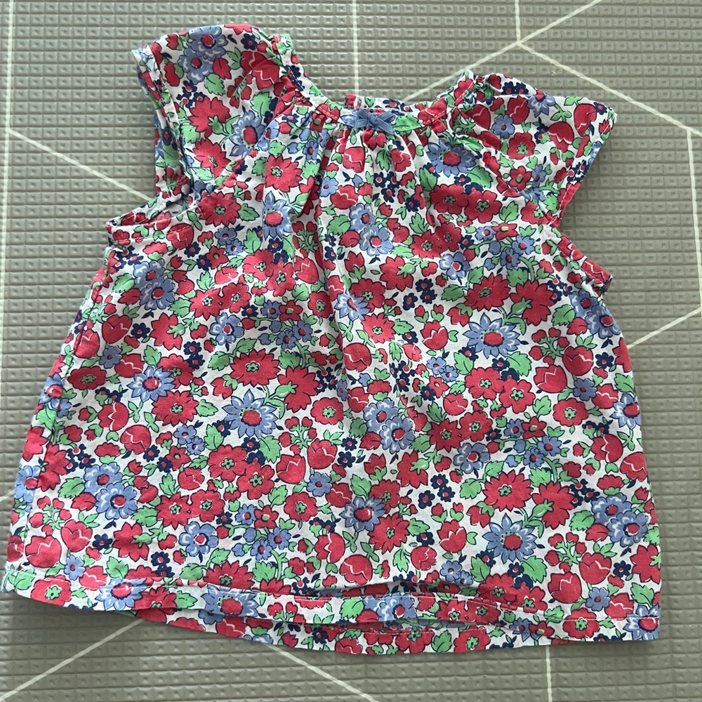 Carter’s floral top - 9 months